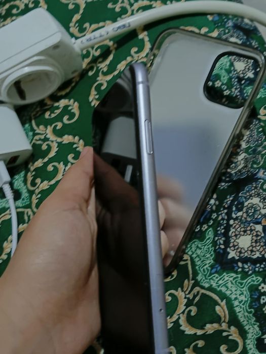 iPhone 11 с гарантией