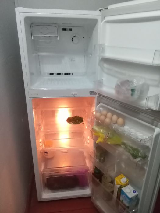 Холодильник LG сотилади