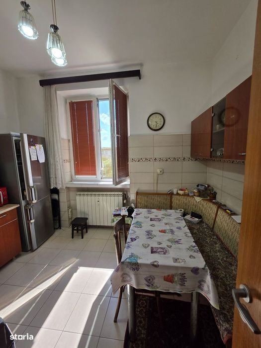 Vanzare apartament 3 camere Su 84 mp Razoare blocurile rusesti etaj 3