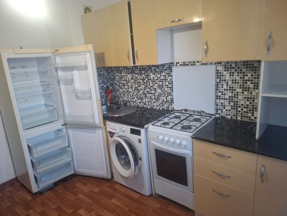 Сдам 1 ком квартиру 6 мкр девушке
