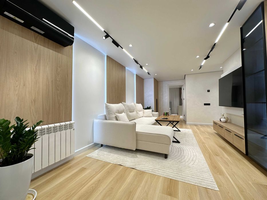 СРОЧНО Продается 3в4 комнатная Мирабад ул Фидокор кирпич балкон 2х6