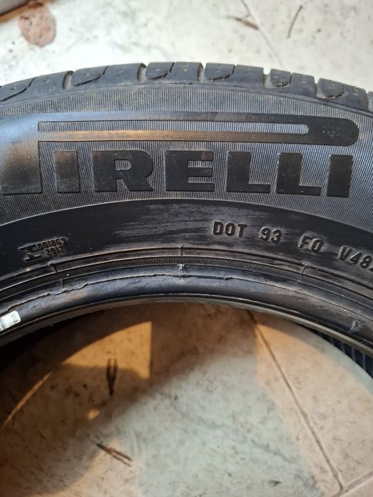 2 Летни гуми Пирели 205/60/16 ДОТ23 7мм