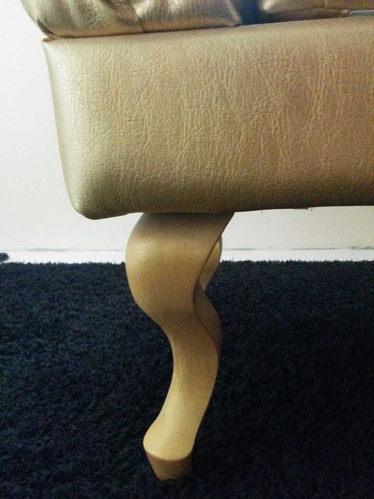 Ретро табуретка и диван