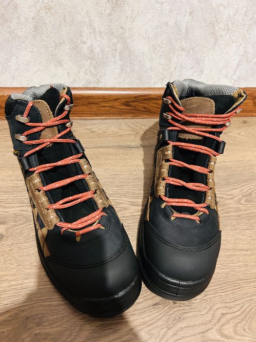 Продам спец обувь