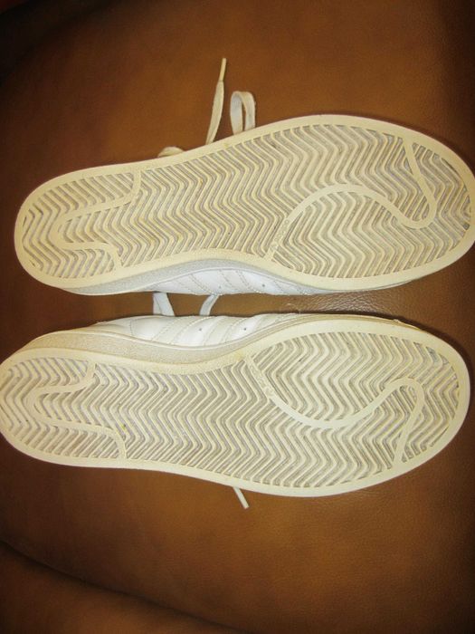 Adidas Superstar  masura 39,3 ( US-7,5/CM-24,5) stare f.buna.