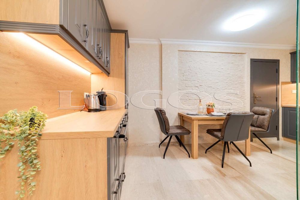 Продава се Двустаен апартамент в Варна, Гръцка махала - 42 кв.м за 4643 €/кв.м - Снимка #2