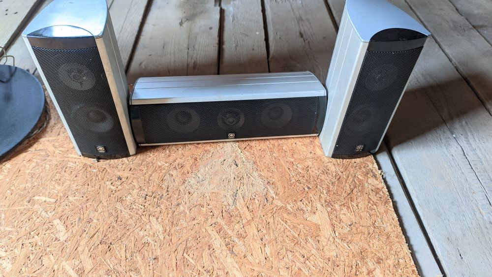 Sistem Audio Yamaha 5.0 High-End Aluminiu - Seria NS-LC5 (Turnuri + Centru + Sateliți)