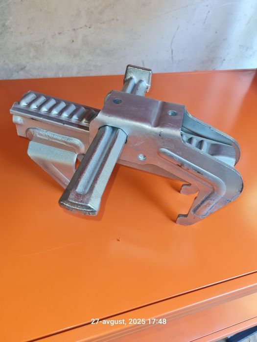 Universal zamok. Замок опалубки универсальный. Клиновый замок.