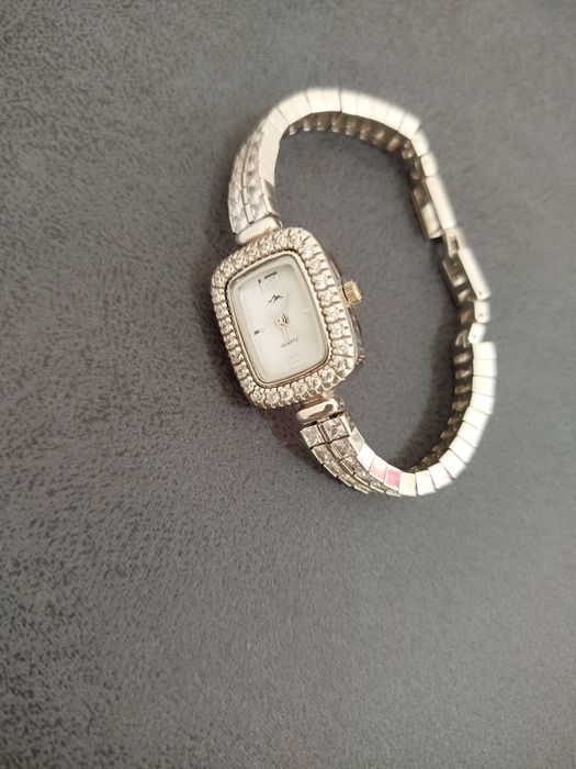 Часы Серебрянные.