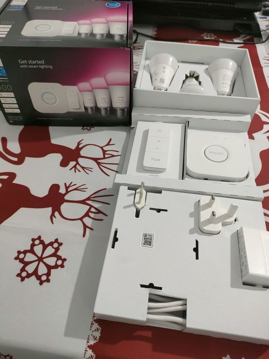 Pachet Philips  Hue - 3 becuri+ consola+intrerupator