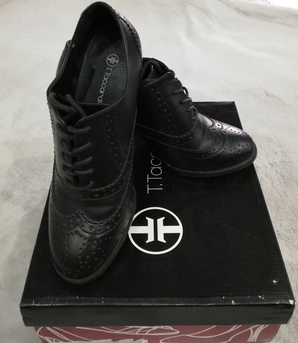 Продам полуботинки женские