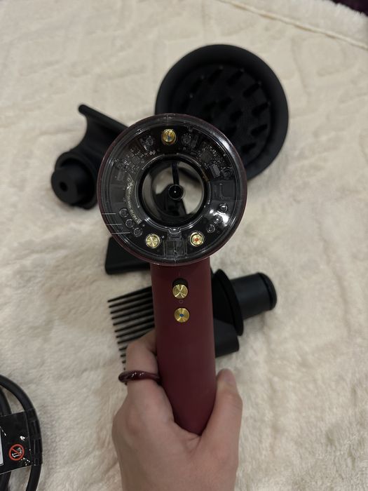 Dyson Airwrap фен.