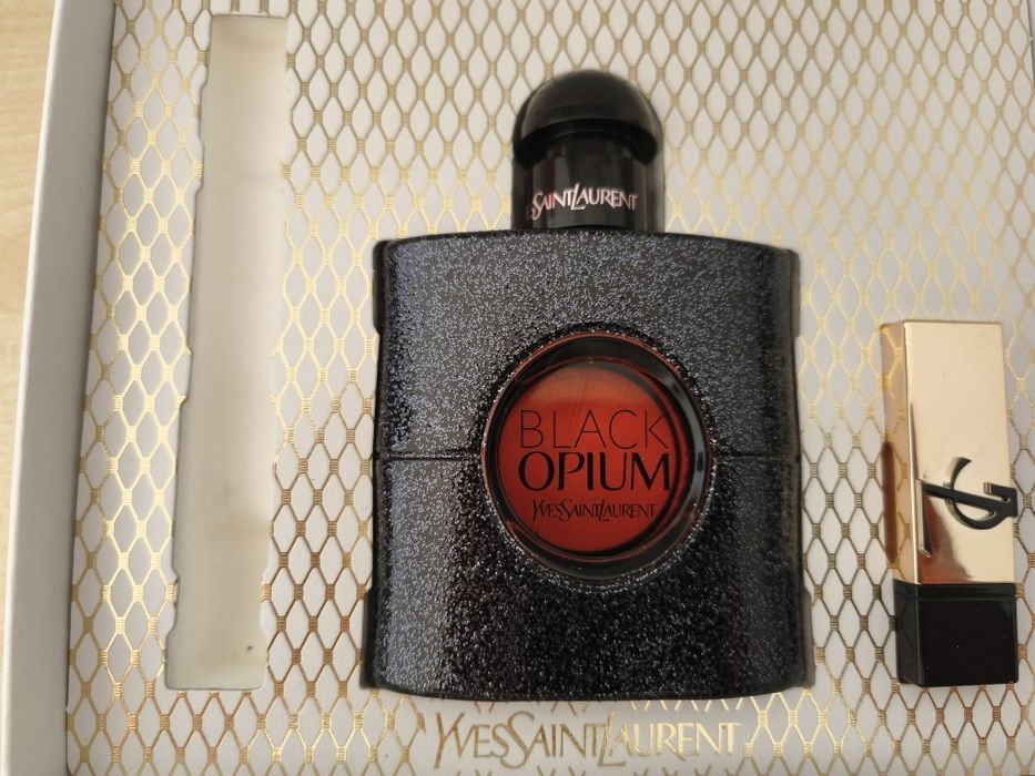 Yves Saint L. Black Opium