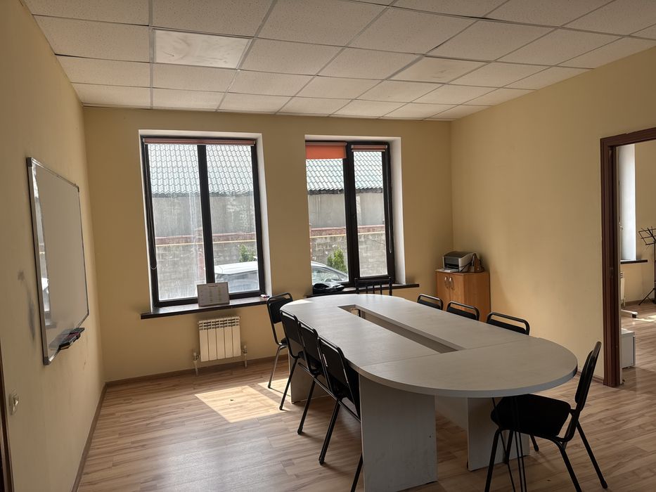 Кабинет в аренду в проходимом месте