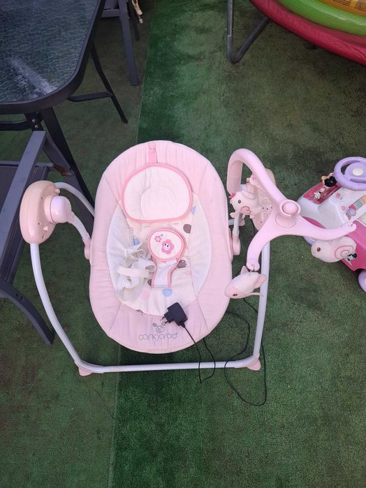 Продава се музикална люлка