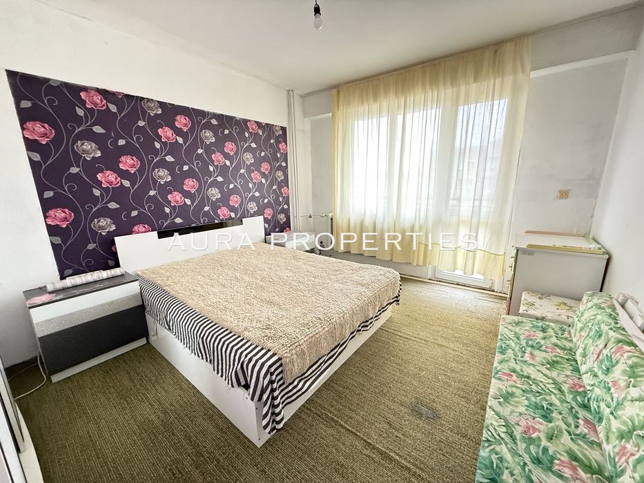 Дава се под наем Тристаен апартамент в Разград, Център - 75 кв.м за 306 € - Снимка #1