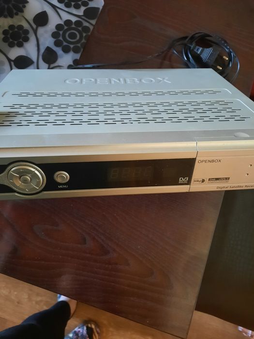 Продается  тюнер  опенбокс