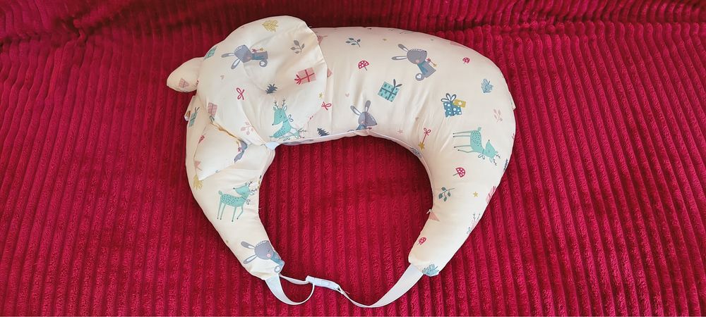 2 baby Nest-uri si o pernă pentru alăptare