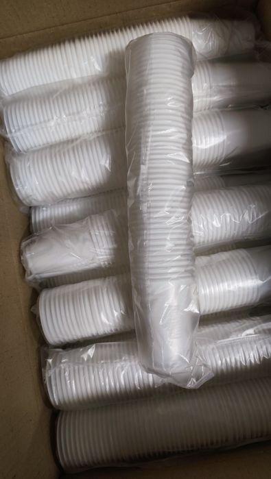 Стаканы одноразовые белые