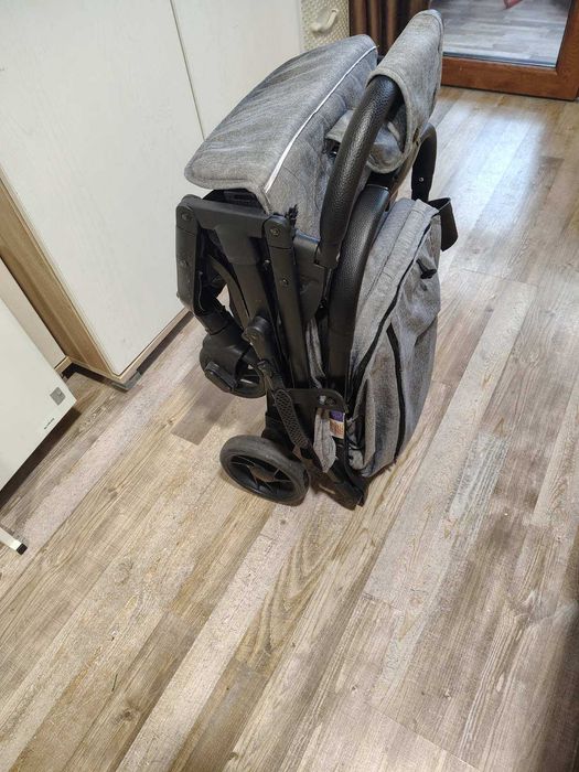 Детска количка сгъваема