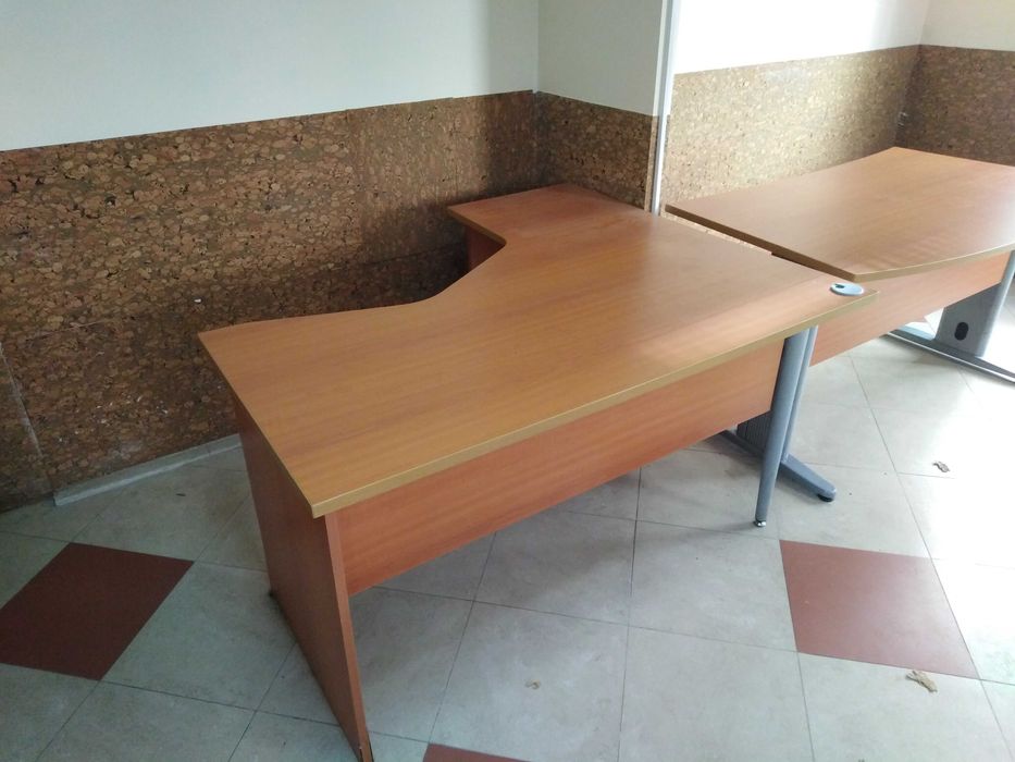 Продавам офис бюра