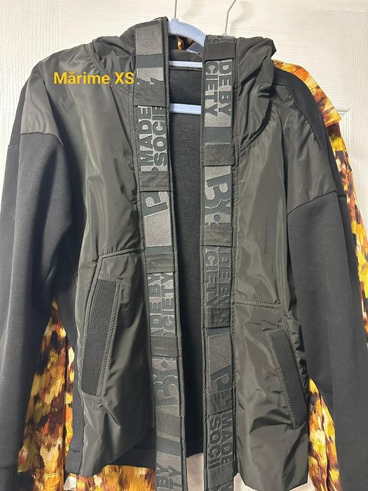 pantaloni vagabond 300 lei