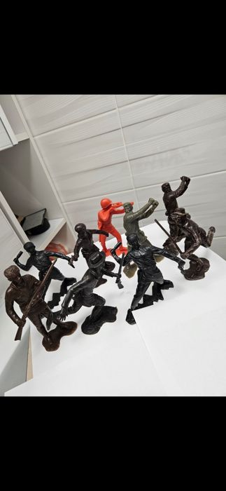 Figurine plastic 15 cm H