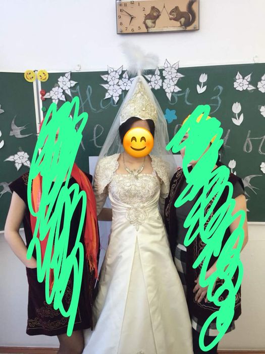 Продам платье с узату