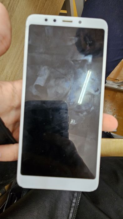 Продается  Redme 5 НЕ ЛАГАЕТ!!