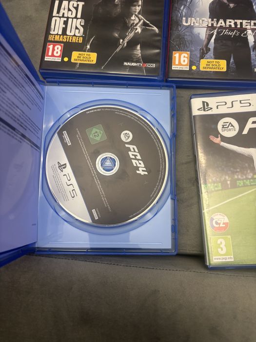 本/CD/DVD FC24 fifa 2024 second hand si noi de vanzare • Anunturi • OLX.ro