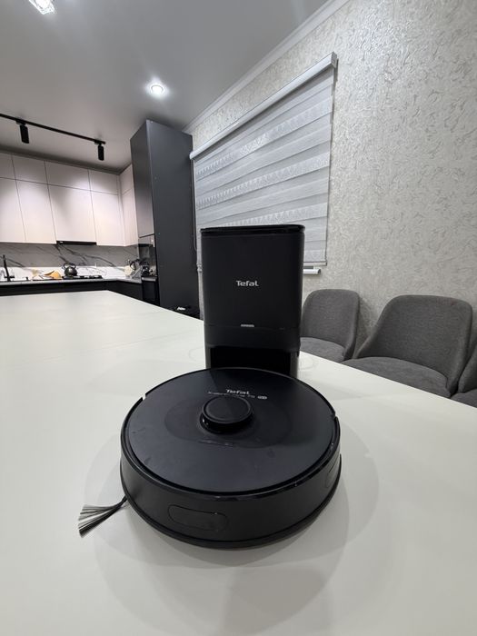 Стол и робот пелесос сатылады, срочно