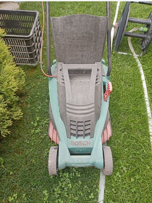 Газонокосилка в не рабочем состоянии