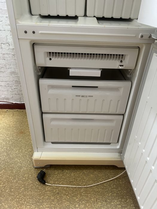 Холодильник рабочий STINOL