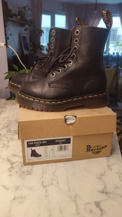 Кубинки Dr. Martens Pascal 1460