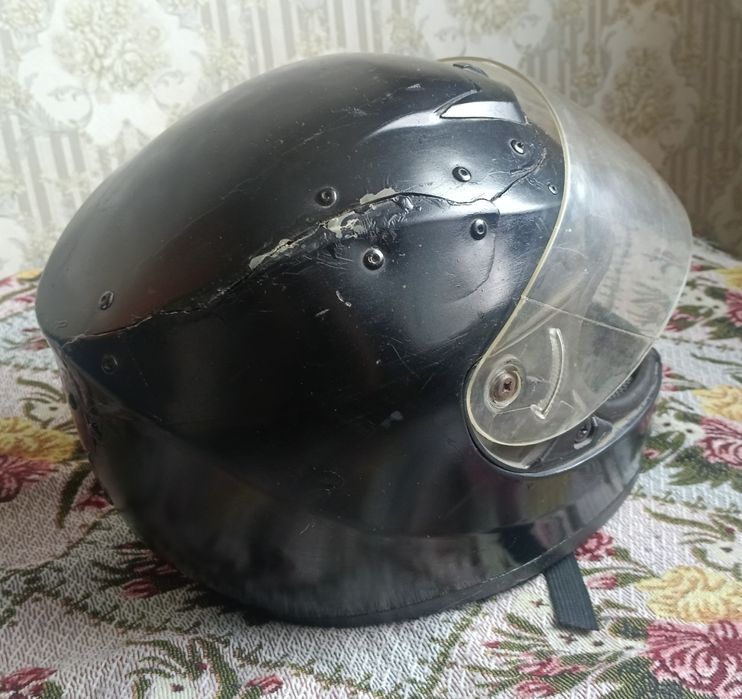 Мотошлем б/у продам