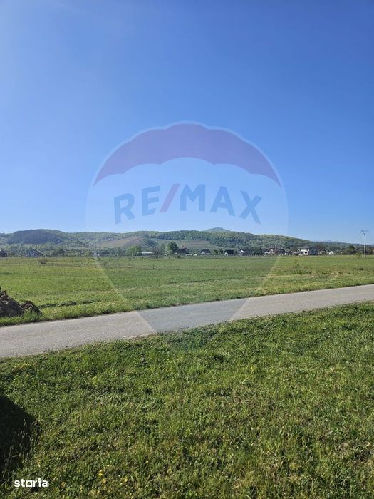 Teren intravilan de vânzare în Crăciunești – 1.780 mp