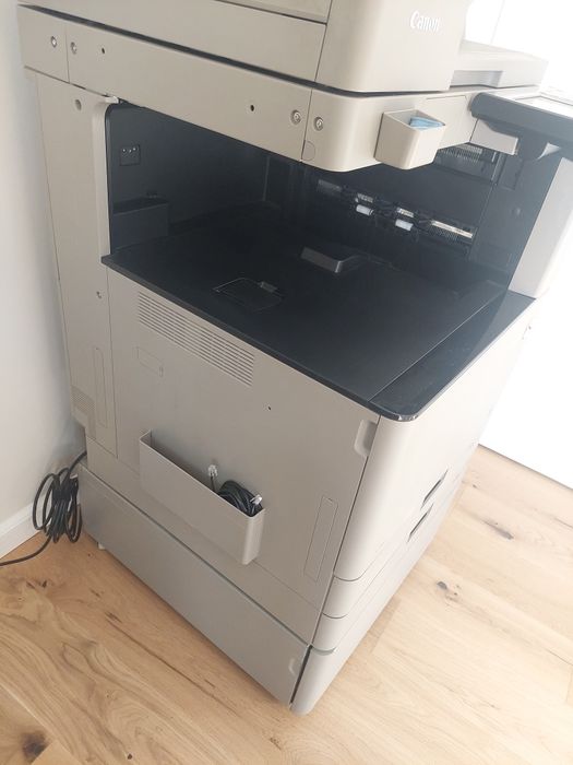 De vanzare imprimantă Canon  C3325i