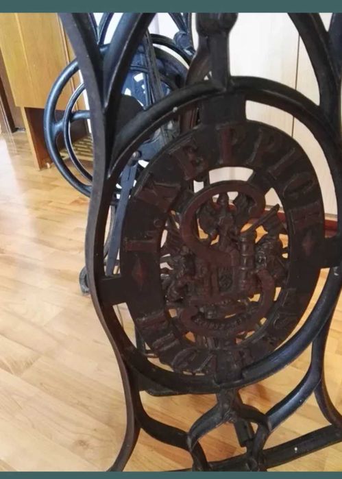 Masina veche de cusut Singer