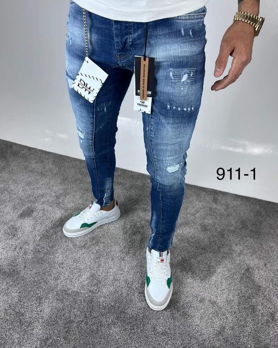 Blugi noi dqiscored material super de calitativ și foarte rezistemt