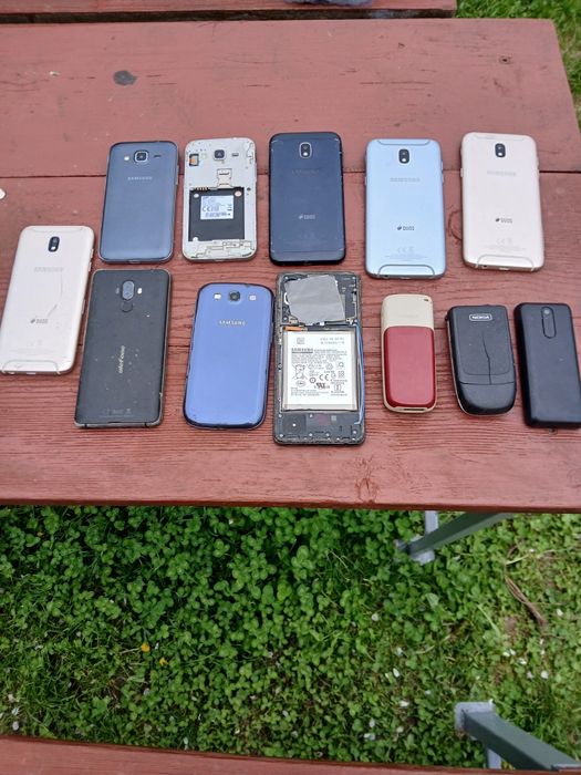 Telefoane vechi defecte