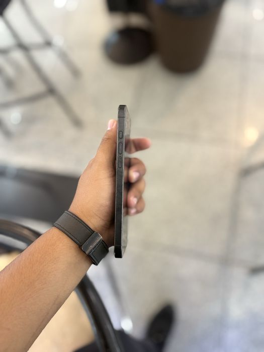 Продам iphone 16 pro max