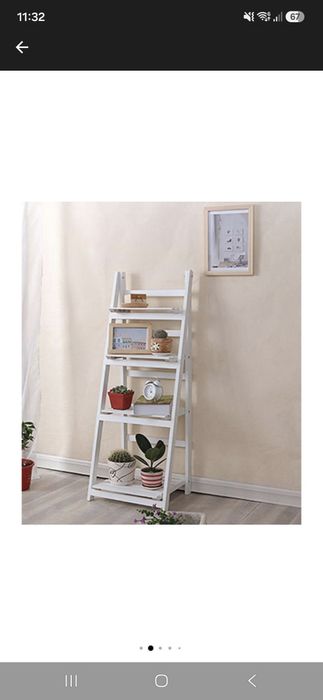 Etajera tip scara