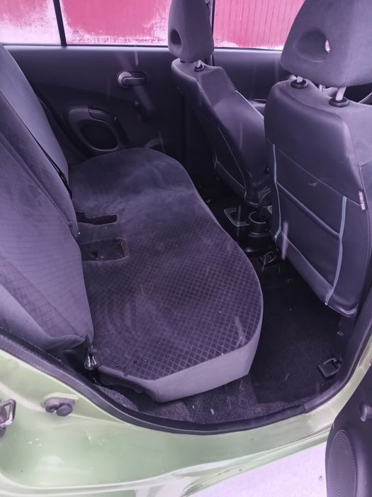 Vînd Nissan micra 1.4 benzina mașină merge perfect