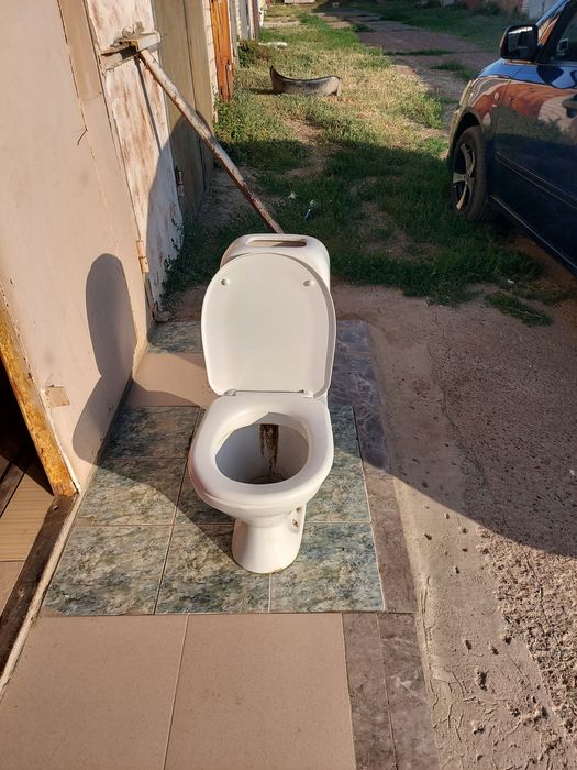 Продам хороший унитаз