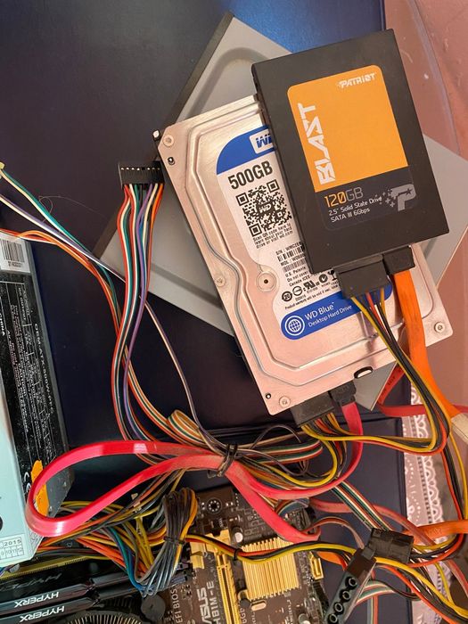 Vând componente de calculator