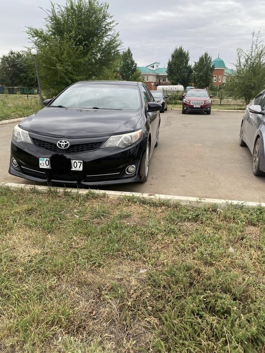 Toyota camry 2012.