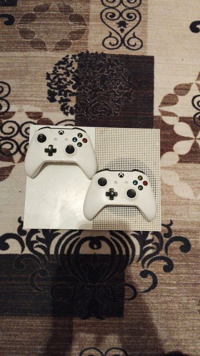 Vand xbox one s în stare perfecta