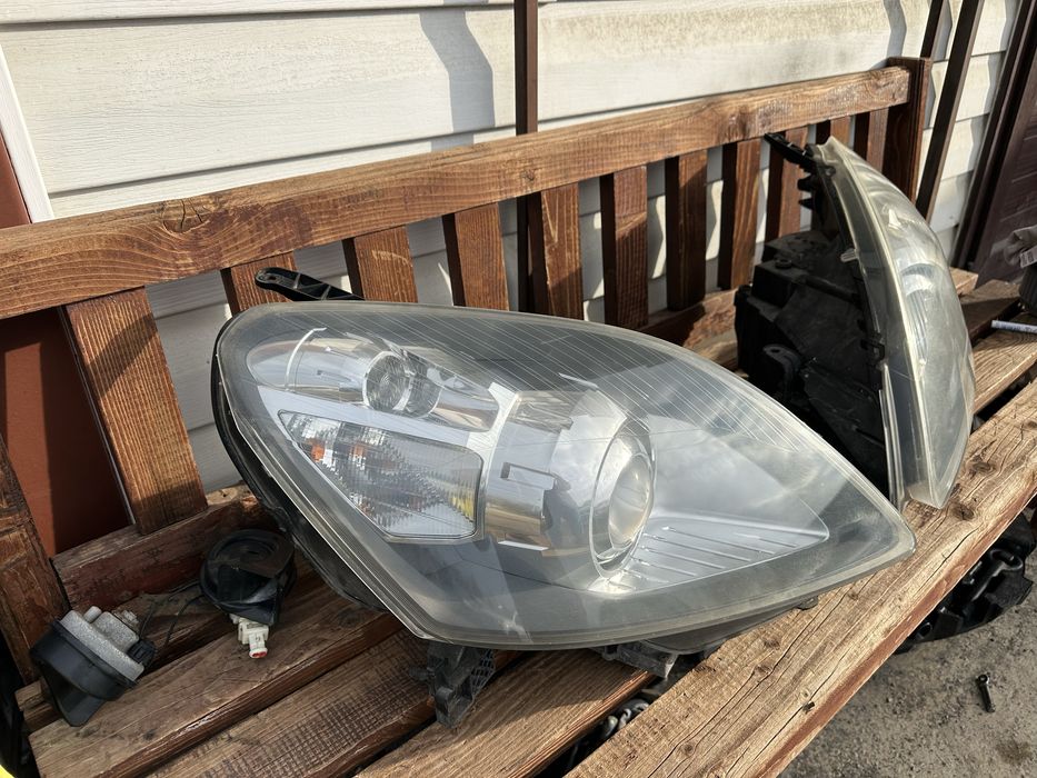 Фар/Фарове Xenon за Опел Зафира B