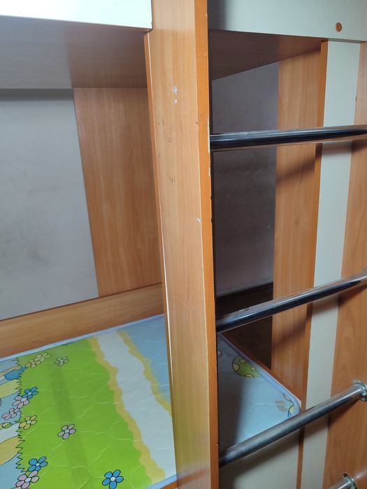 Продаю двухъярусную кровать