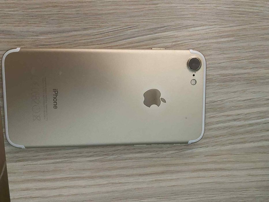 Vand iphone 7 fisurat